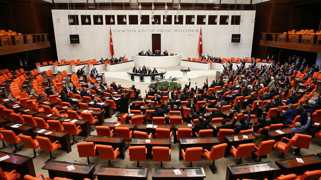 AK Parti'den fon soruşturması için komisyon açıklaması