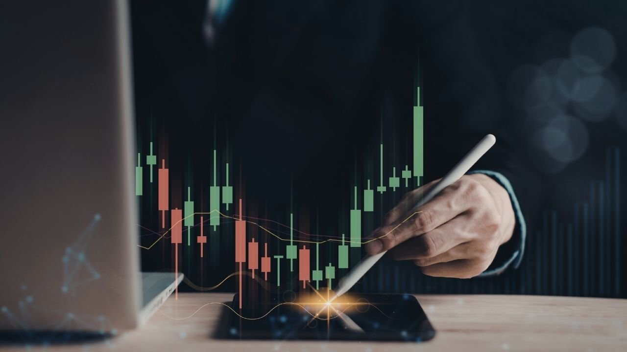 BIST 100'de geçen ayın artan ve azalanları