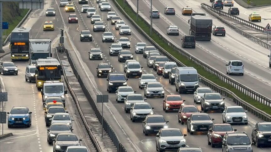 Trafiğe kaydı yapılan taşıt sayısı bir önceki aya göre azaldı