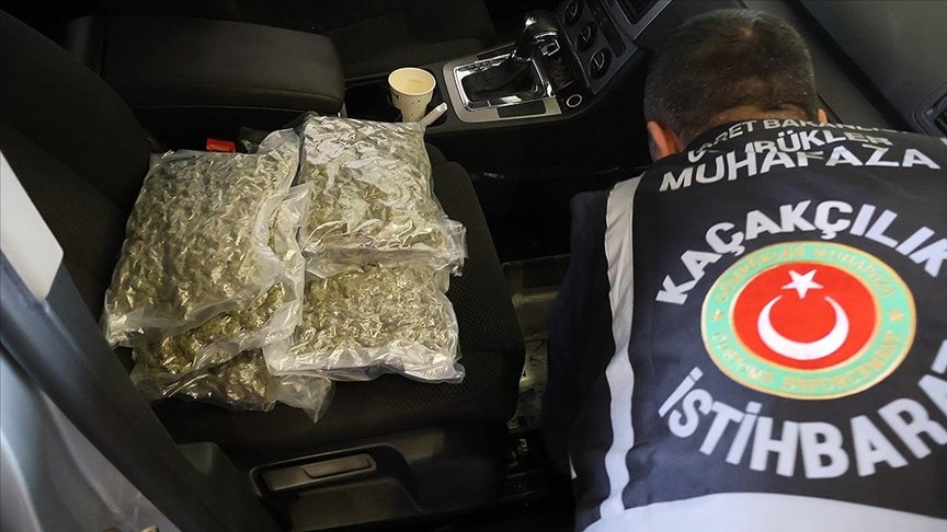 Gümrükler Muhafaza ekipleri 7,2 ton yasaklı madde ele geçirdi