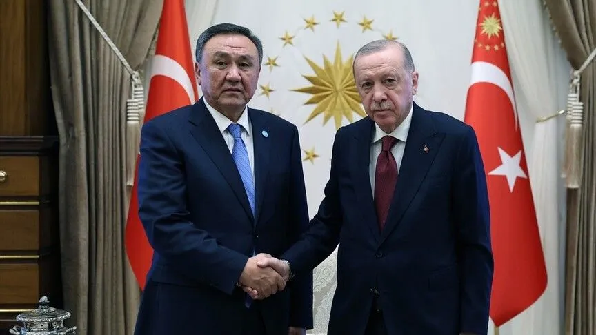 Erdoğan, TDT Genel Sekreteri Ömüraliyev'i kabul etti
