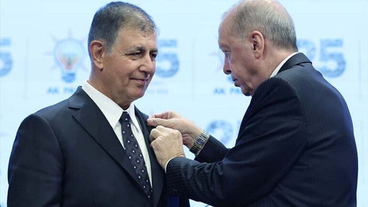 İzmir Büyükşehir Belediye Başkanı Cemil Tugay, AK Parti'ye katıldı