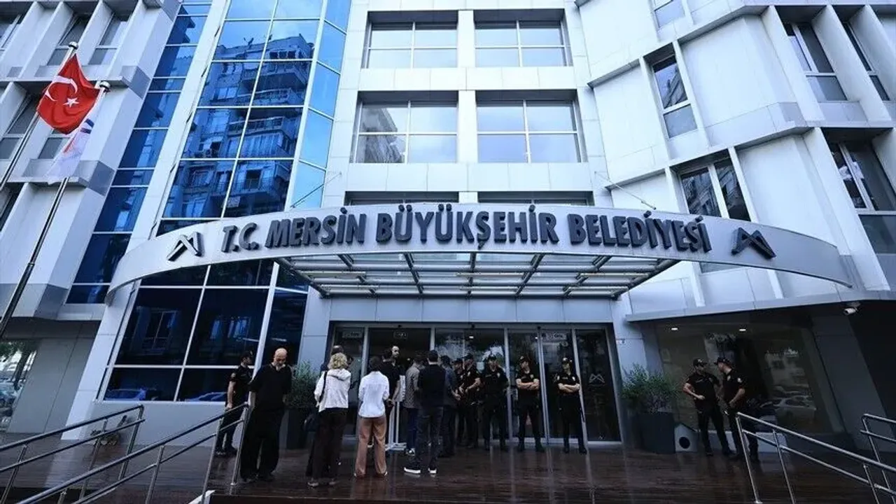 Mersin Büyükşehir Belediye Başkanı Seçer ve 58 kişi gözaltına alındı