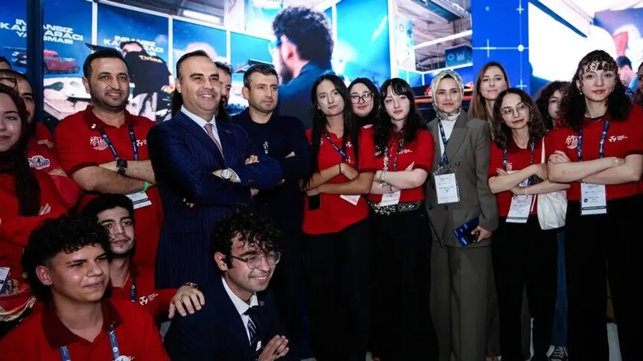 Kacır ve T3 Vakfı Mütevelli Heyeti Başkanı Bayraktar, IAC 2026'yı ziyaret etti
