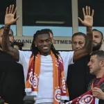 Leao, Galatasaray için İstanbul'a geldi