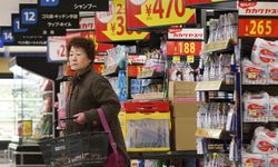 Japonya’da Ekonomi Bir Yılın Ardından İlk Kez Küçüldü