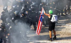 Trump’tan Göçmen Protestolarına Sert Tepki: “Tükürürlerse Vuracağız