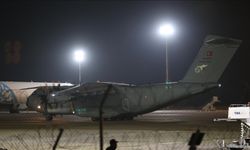 Şehit askerlerin naaşlarını taşıyan uçak Ankara’ya ulaştı