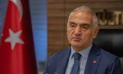 Bakan Ersoy: Türkiye 64 milyar dolar turizm gelir hedefini tutturacak görünüyor