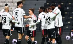 Kara kartal kupada kanatlandı!