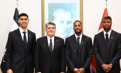 Beşiktaş’ta 7 yeni transfer için imza töreni!