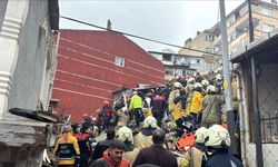 İstanbul Fatih'te 2 bina çöktü!