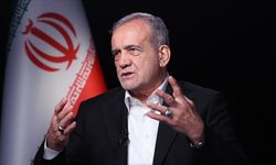 İran Cumhurbaşkanı Pezeşkiyan, geçici Liderlik Konseyi'nin görev başında olduğunu belirtti