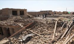 Pakistan, Afganistan'a yeni hava saldırıları düzenledi