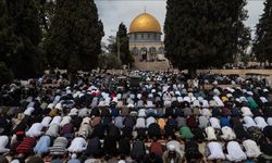 Filistinlilerin Mescid-i Aksa'da namaz kılmasına izin verilmedi!