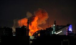 İran: "ABD-İsrail'in Tahran'ın kuzeyine saldırısında en az 20 kişi hayatını kaybetti"