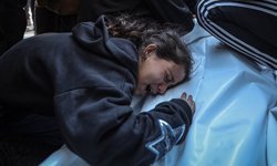 Gazze'ye yapılan hava saldırılarında 3 Filistinli yaşamını yitirdi