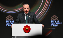 "Dünya güç bunalımıyla birlikte bir istikamet buhranı da yaşamakta"