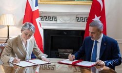 Türkiye ile İngiltere arasında Stratejik Ortaklık Çerçeve Belgesi konusunda imzalar atıldı