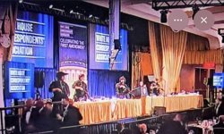 Beyaz Saray’da panik, Trump salondan çıkarıldı