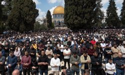 41 gündür kapalı tutulan Mescid-i Aksa'da cuma namazı kılındı