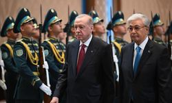Erdoğan, Kazakistan'da resmi törenle karşılandı