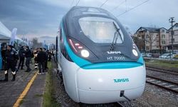 Milli elektrikli hızlı tren saatte 250 kilometreye ulaşarak rekor tazeledi