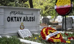 Metin Oktay, kabri başında anıldı!
