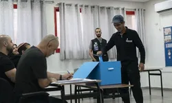 İsrail'de seçmenler sandık başına gidiyor