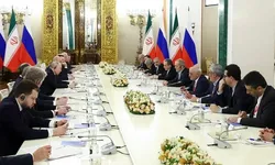 Putin ile Pezeşkiyan, bölgesel gelişmeleri ve ilişkileri görüştü