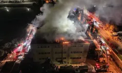 Tuzla'da ayakkabı fabrikasında çıkan yangın kontrol altına alınıyor