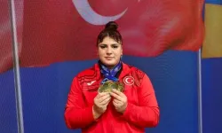Milli haltercimiz Tuana Süren, Avrupa Gençler Şampiyonası'nda 3 altın madalya kazandı!