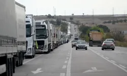 Hamzabeyli Sınır Kapısı'nda 27 kilometrelik kuyruk!