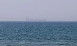 Basra Körfezi'nde petrol transferi yapan 4 gemi vuruldu