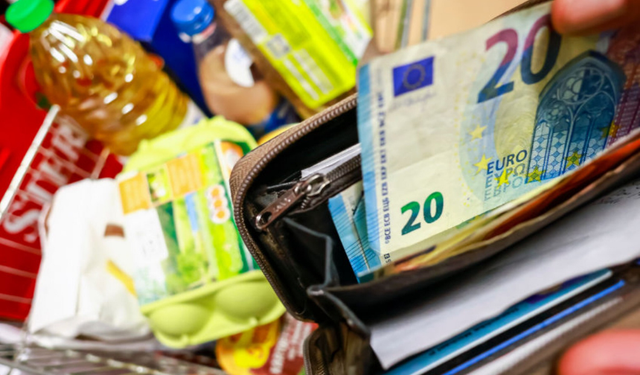 Euro Bölgesi'nde enflasyon beklentilerin üzerinde seyretti