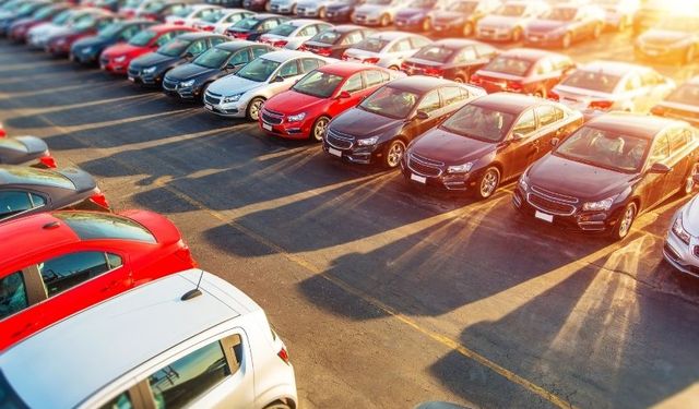 Otomotiv pazarı ağustosta büyüdü: Otomobil satışları yükseldi, hafif ticari geriledi