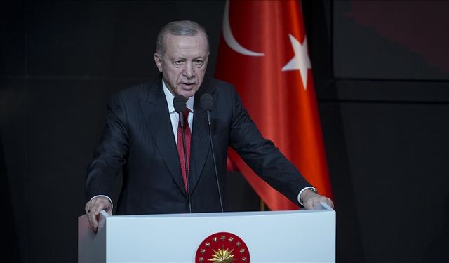 Erdoğan: Gazi'nin ömrü 10 yıl daha ülkeyi yönetmeye el verseydi...