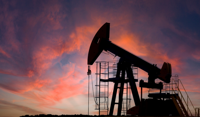 Petrol fiyatları belirsizlikler nedeniyle geriledi