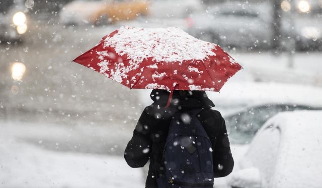 İstanbul'da kar yağışı etkisini sürdürüyor
