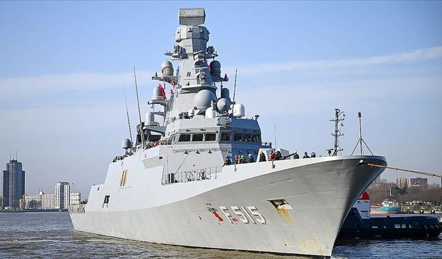 TCG Anadolu, Rotterdam Limanı'nda yoğun ilgi gördü