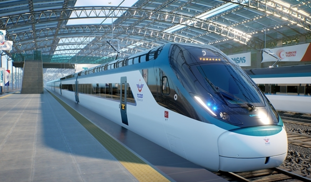 Milli Elektrikli Hızlı Tren Projesiyle üretilen ilk tren hizmete başlıyor