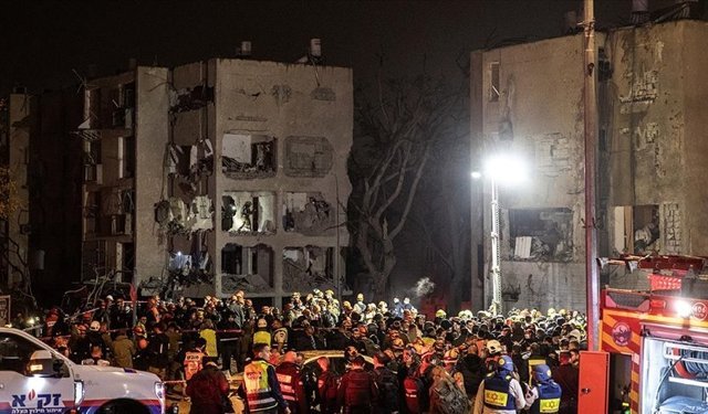 İran’dan İsrail Arad'a füze saldırısı