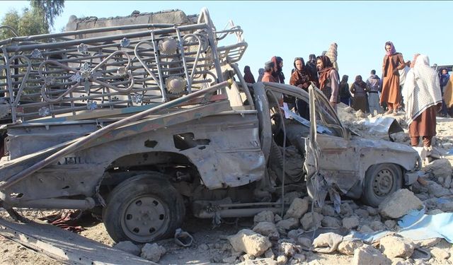 Afganistan, Pakistan ile olan saldırılarda 52 kişinin hayatını kaybettiğini duyurdu