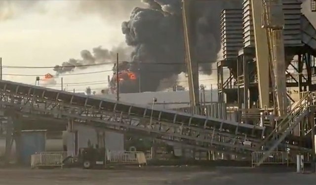 Texas eyaletindeki petrol rafinerisinde patlama oldu!