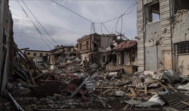 Zelenskiy: "Rusya İHA ve binlerce güdümlü bomba ile saldırdı"