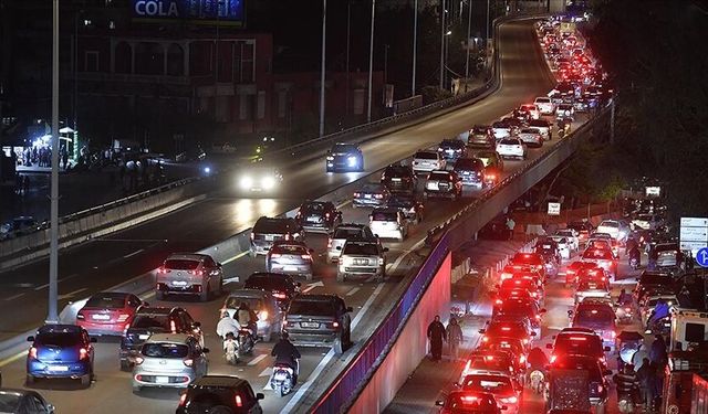 İsrail ordusunun saldırıları sonrası Lübnan'da göç hareketi başladı