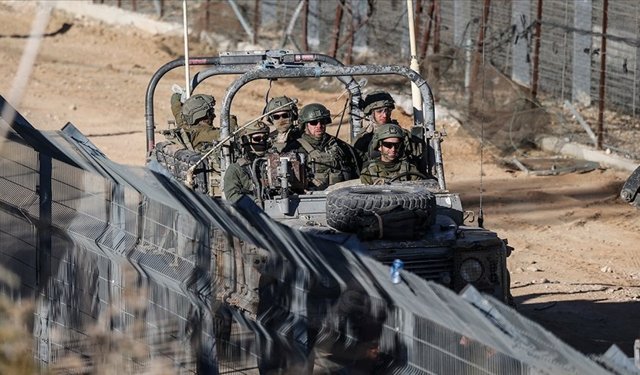 İsrail, 400 bin yedek askeri "silah altına alma izni" verdi