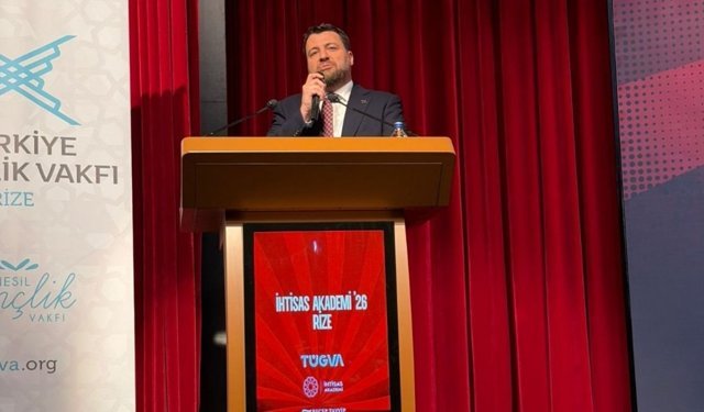 Tera Holding Başkanı Emre Tezmen Rize’de Gençlerle Buluştu