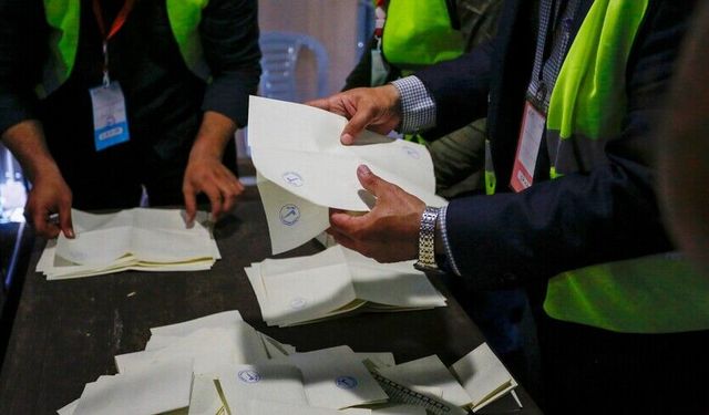 Filistin'deki yerel seçimde oy sayma işlemi sürüyor!