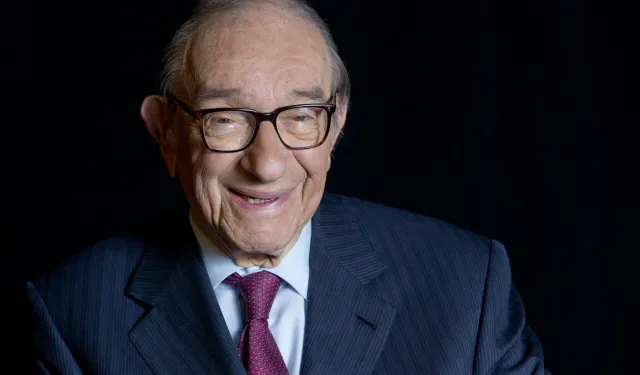 Eski Fed Başkanı Greenspan hayatını kaybetti